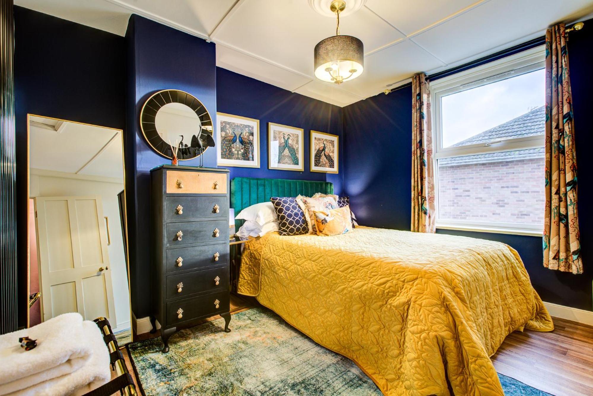 Queens Cottage, Wivenhoe Stylish, Plush, Cosy, Convenient & Quirky, 2X Double Bed Period Cottage Plus Patio - 9 Min Walk Train, 4 Min Walk High Street Pubs, Restaurants, Shops Exterior photo