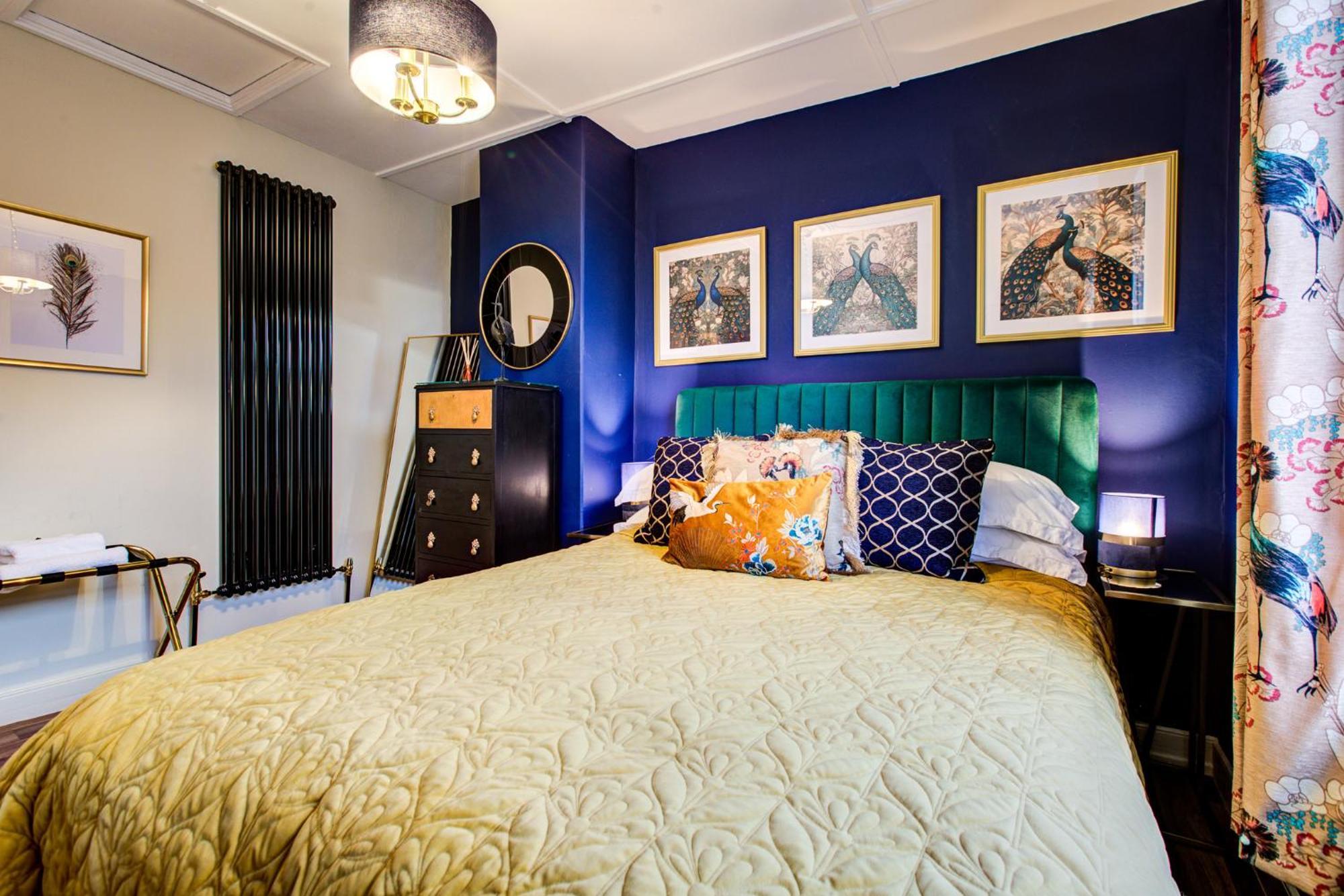 Queens Cottage, Wivenhoe Stylish, Plush, Cosy, Convenient & Quirky, 2X Double Bed Period Cottage Plus Patio - 9 Min Walk Train, 4 Min Walk High Street Pubs, Restaurants, Shops Exterior photo
